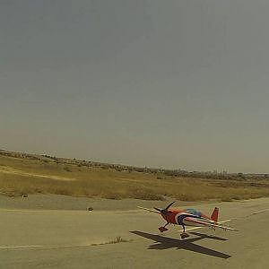 Krill Extra 330 LX crosswind short landing - YouTube