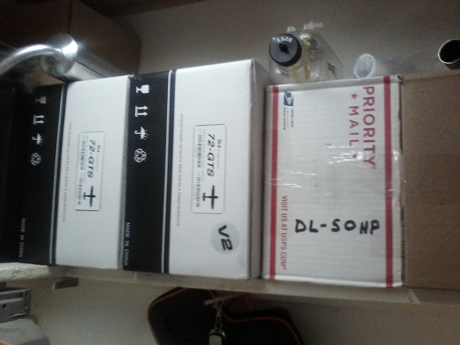 1005181403-00.jpg