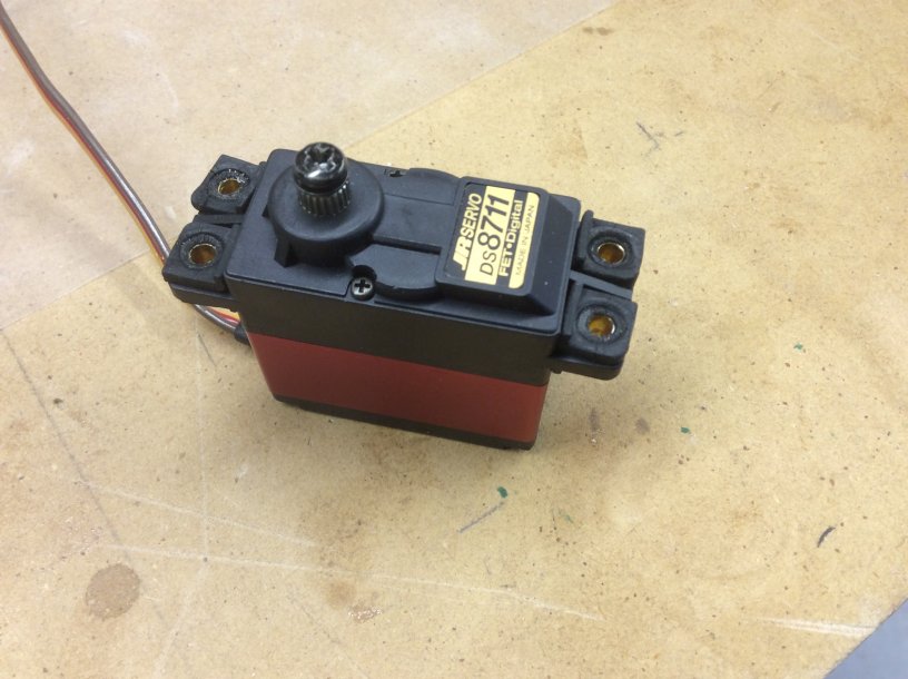For Sale JR DS 8711 Servo's