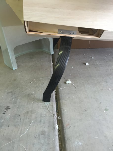 Dalton 330 landing gear.JPG