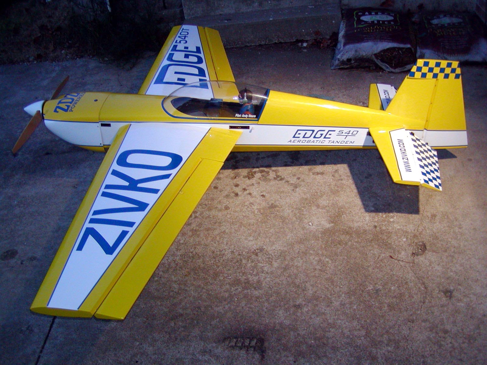 e_s0817_02.jpg