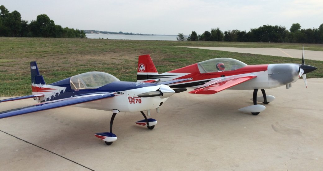 EF 91 & 104 Extra 300\'s.jpg