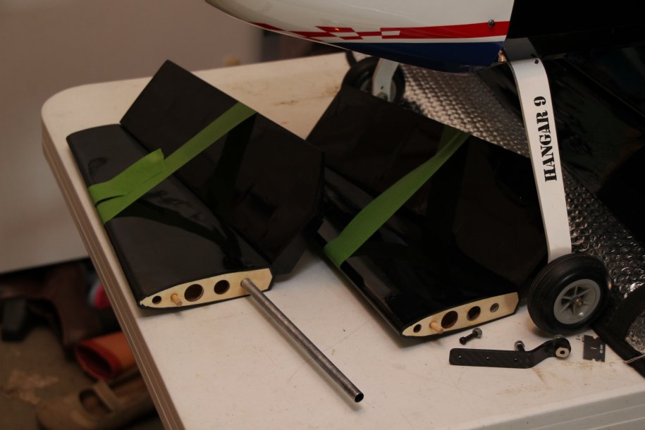 Hangar 9 Extra 002.JPG
