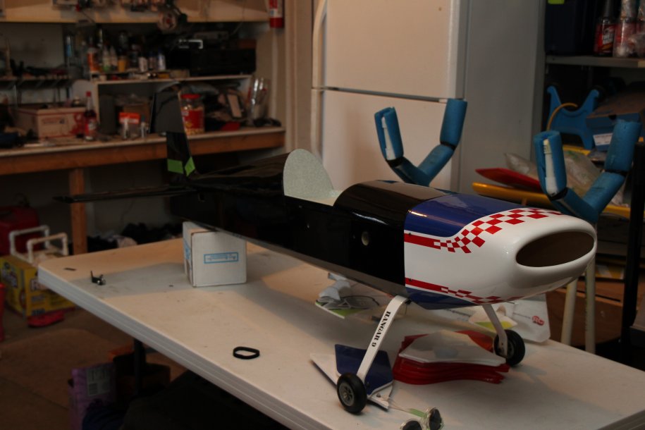 Hangar 9 Extra 008.JPG