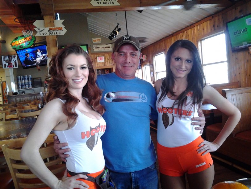 To Windy to Fly go to Hooters.jpg